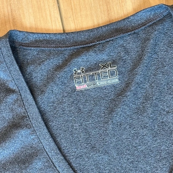 Under Armour Women's Heat Gear V-Neck Long Sleeve Fitted Gray Top XL - Picture 7 of 9